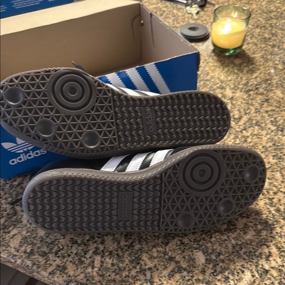 Adidas Men's Black Samba Shoes - Picture 3 of 5